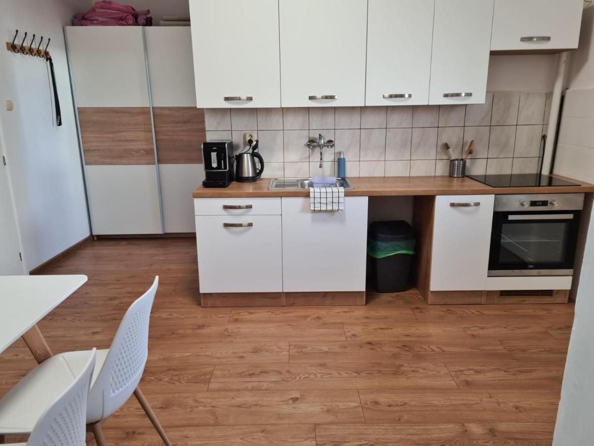 פישטני Apartmany Centro & Jacuzzi מראה חיצוני תמונה