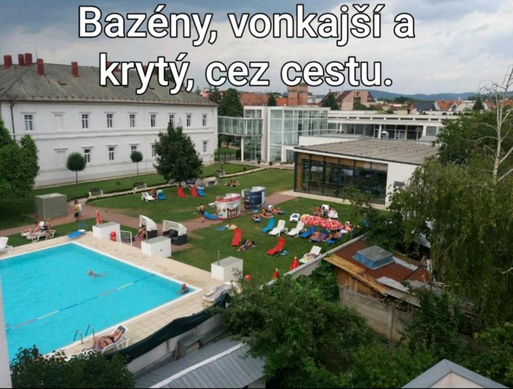 פישטני Apartmany Centro & Jacuzzi מראה חיצוני תמונה