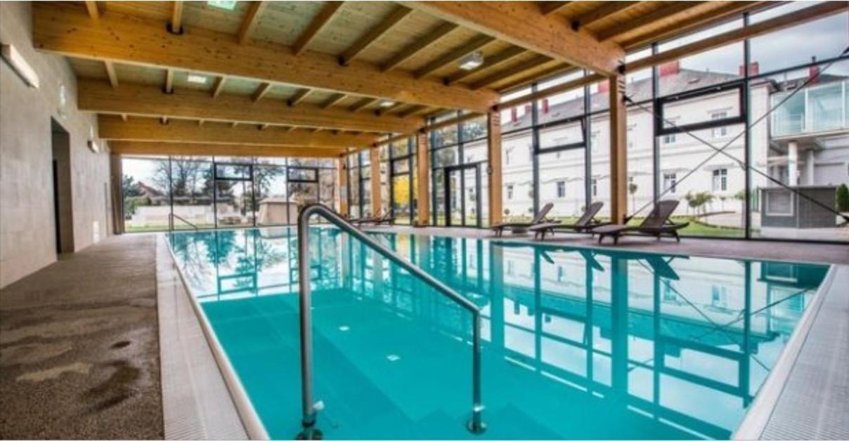 פישטני Apartmany Centro & Jacuzzi מראה חיצוני תמונה