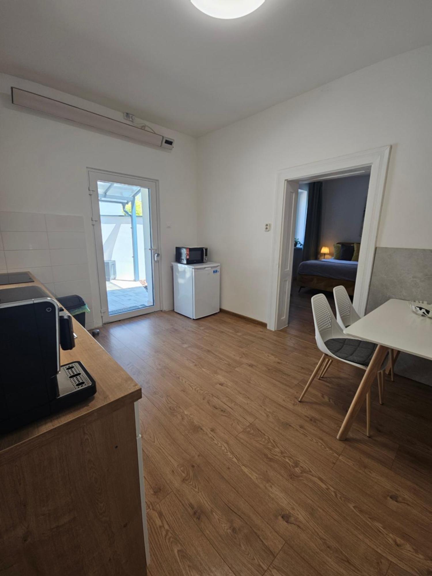 פישטני Apartmany Centro & Jacuzzi מראה חיצוני תמונה