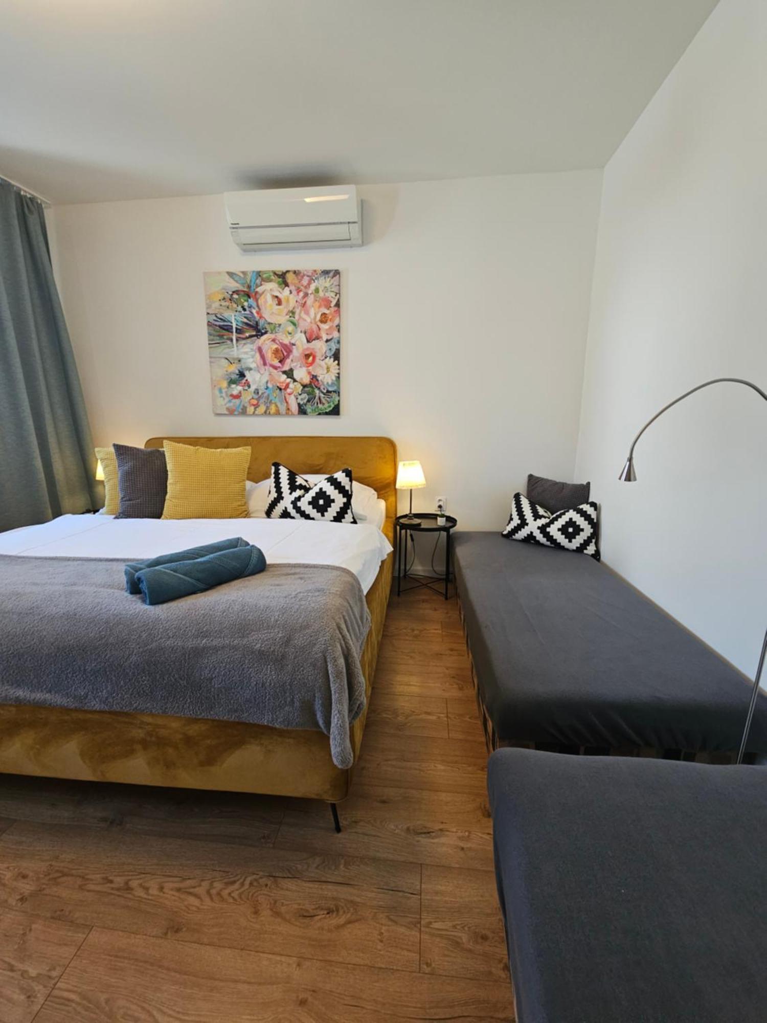 פישטני Apartmany Centro & Jacuzzi מראה חיצוני תמונה